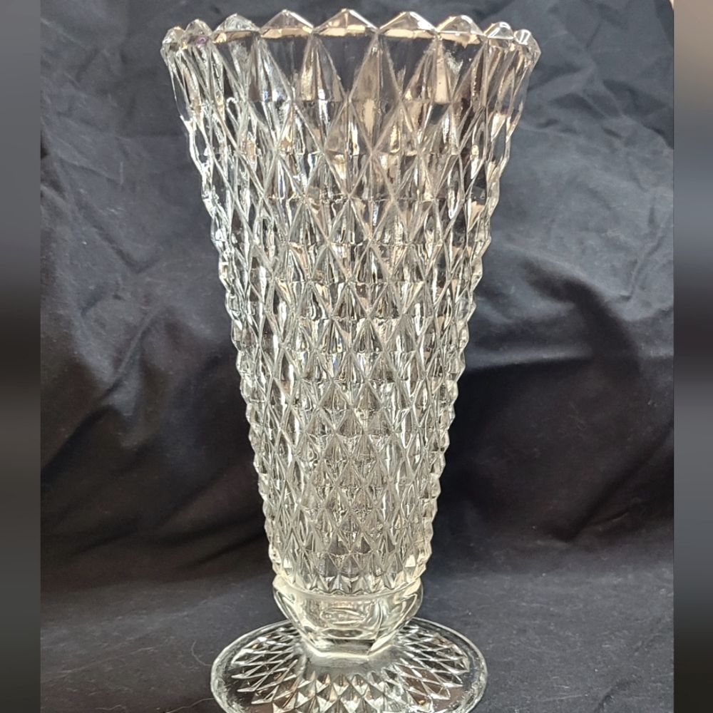 Diamond Cut Crystal Bud Vase
